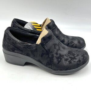 6W 6 WIDE‎ WIDTH Clarks Talen Pace Black Slip Resistant Slip On Clogs Shoes New